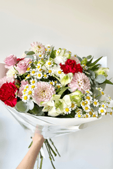 Puokštė įvairių gėlių